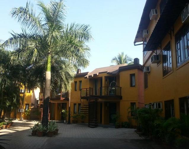 Silver Sands Beach Resort Daman Bagian luar foto