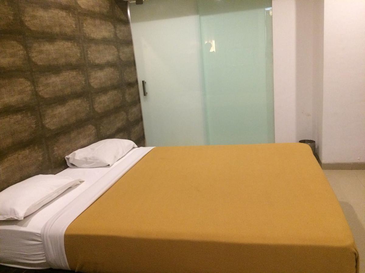 Silver Sands Beach Resort Daman Bagian luar foto