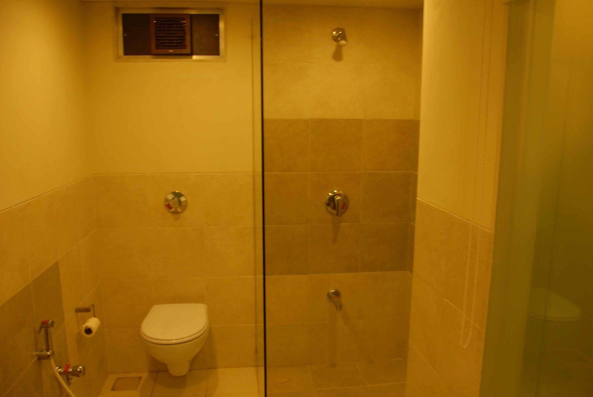 Silver Sands Beach Resort Daman Bagian luar foto