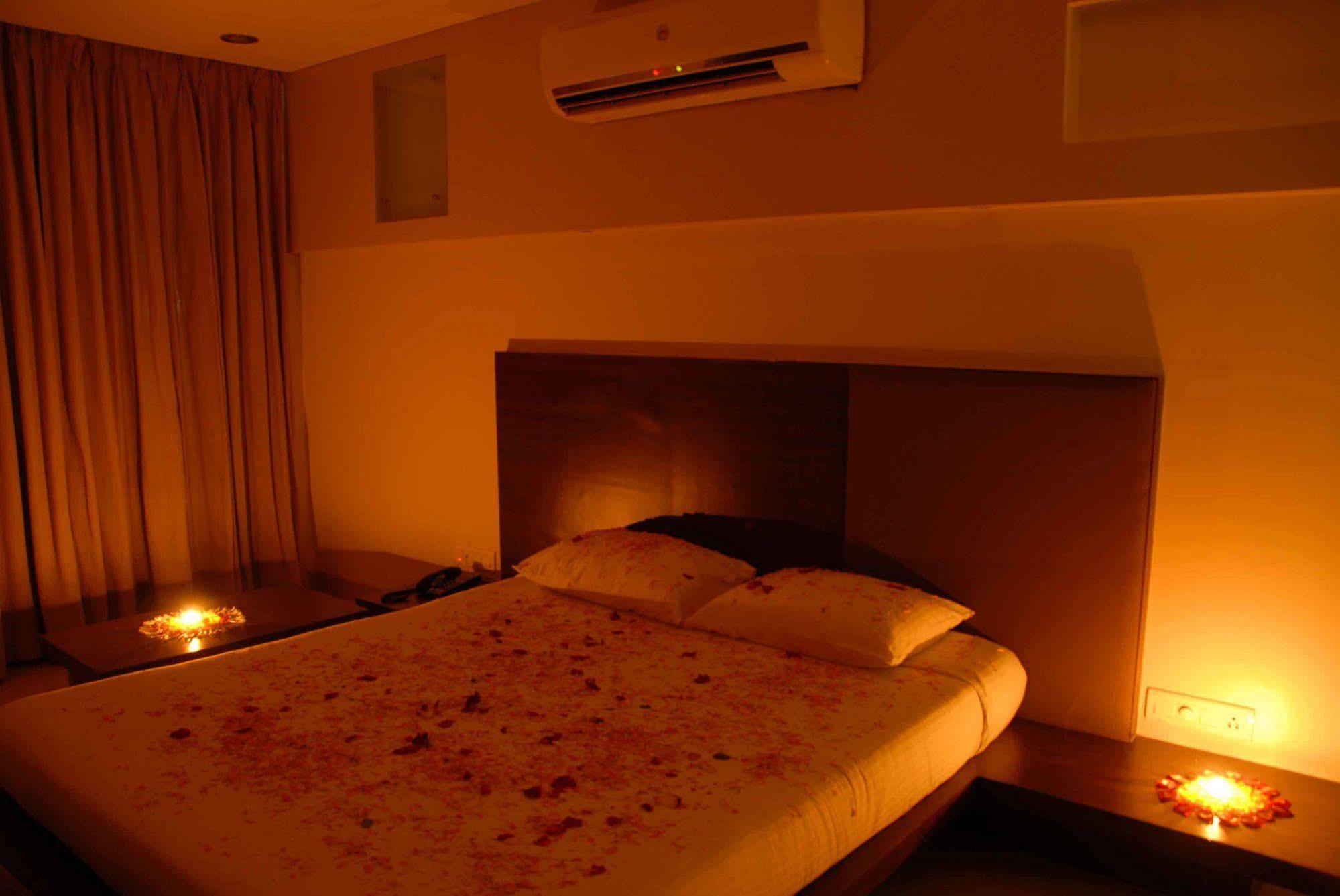 Silver Sands Beach Resort Daman Bagian luar foto