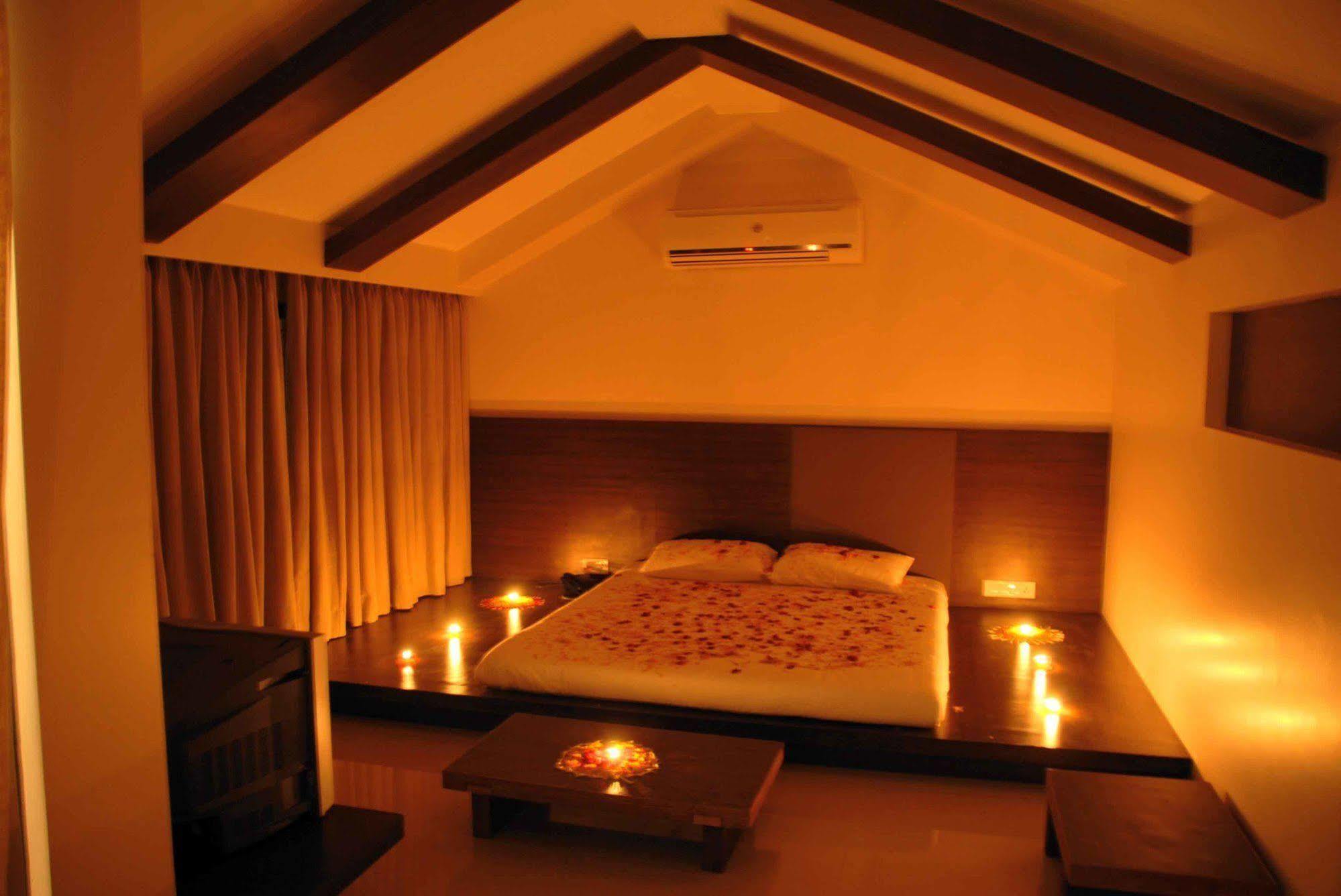 Silver Sands Beach Resort Daman Bagian luar foto