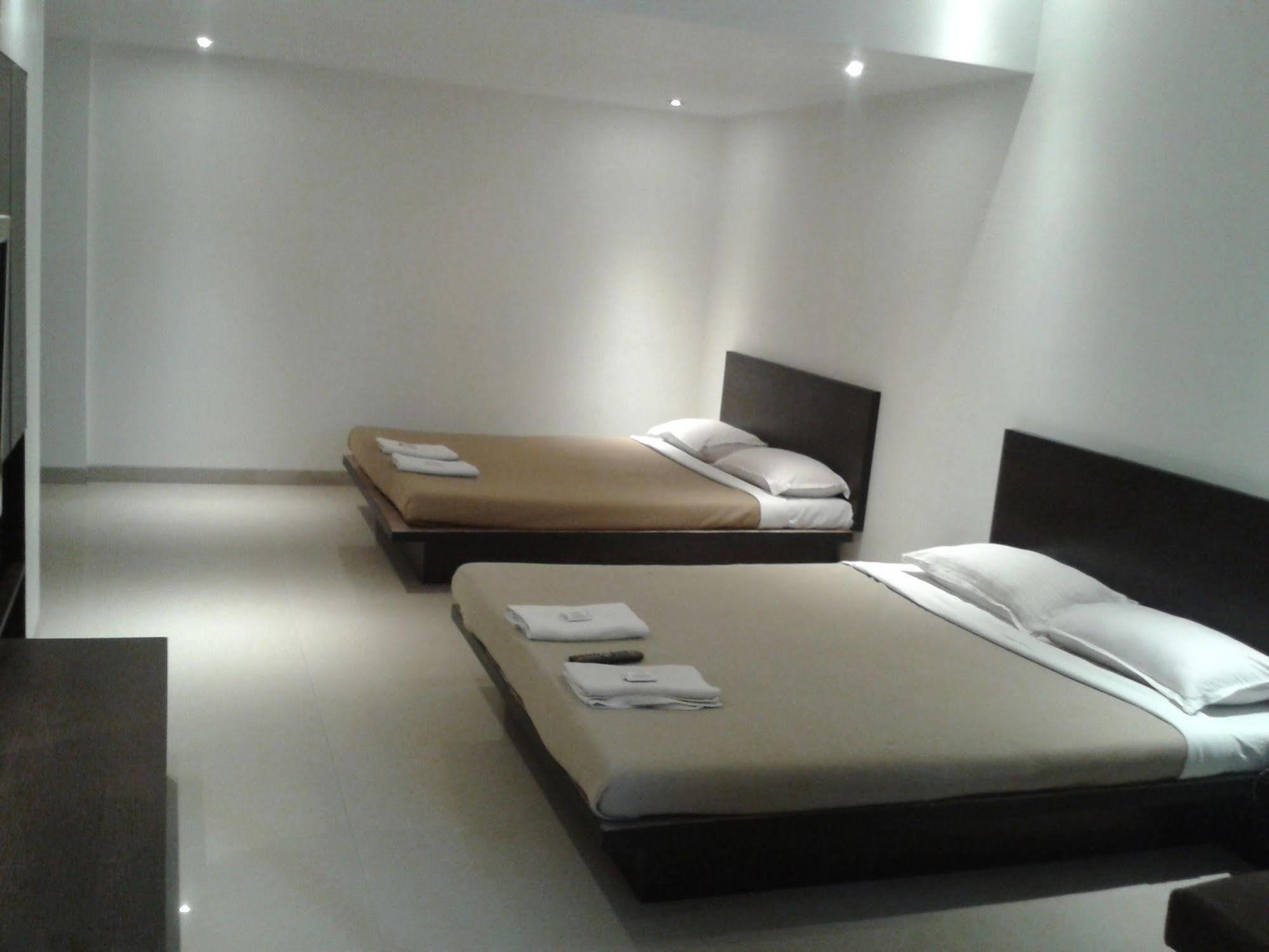 Silver Sands Beach Resort Daman Bagian luar foto